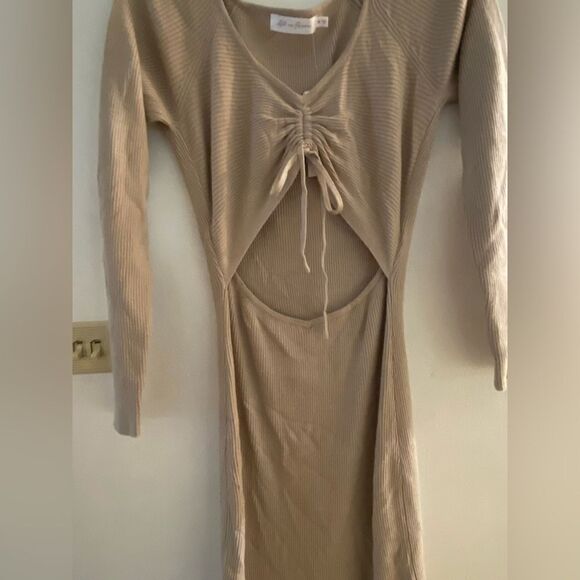 NWT All In Favor beige cutout long sleeve ribbed midi dress size medium - Picture 4 of 9
